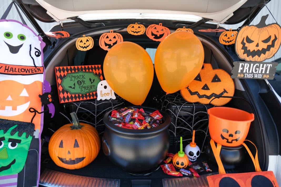 Ten Themes to Make Halloween Trunk or Treat and Trailer Decorating Easy