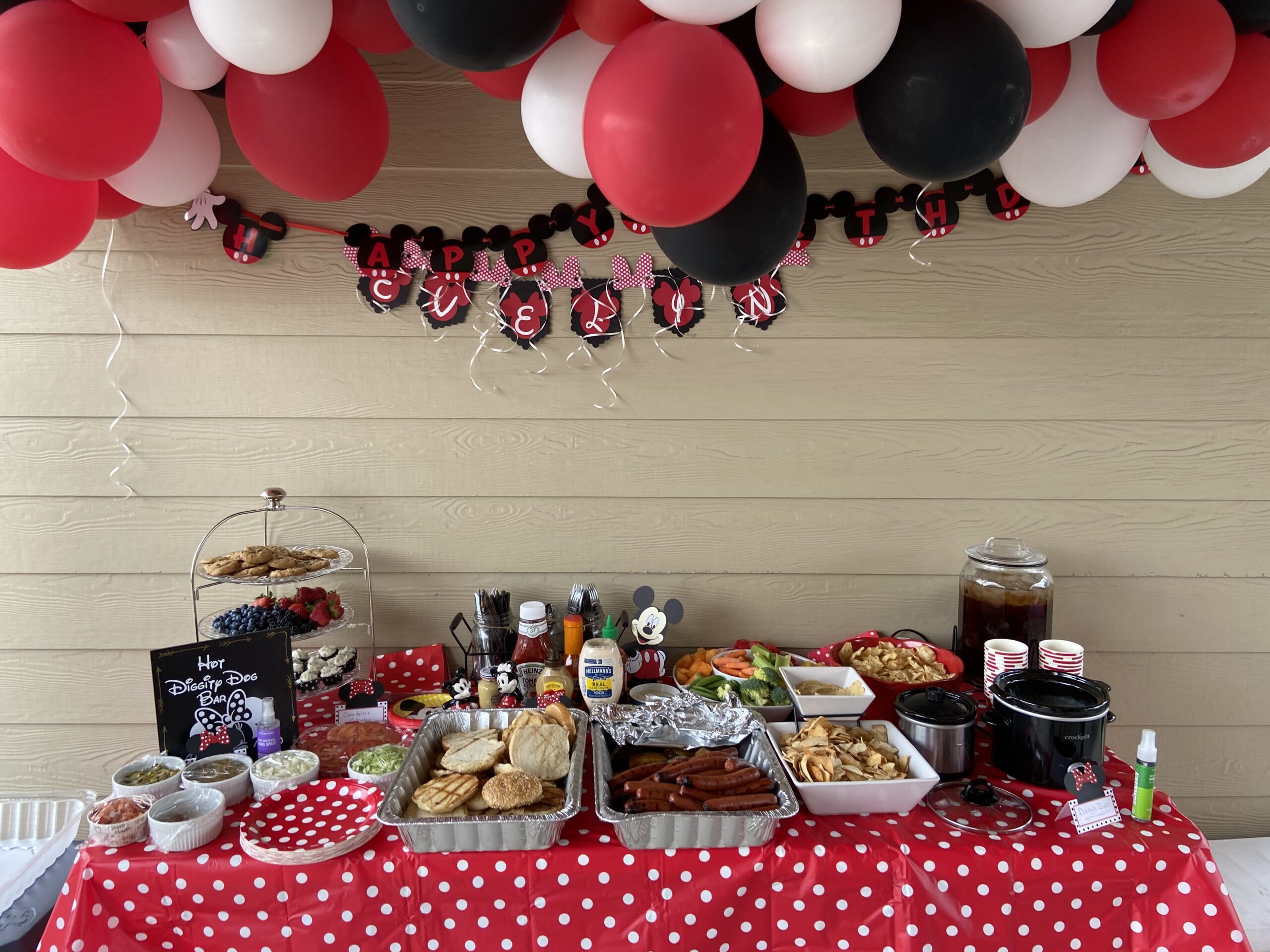 How To Host Happy House Birthday Parties For Littles